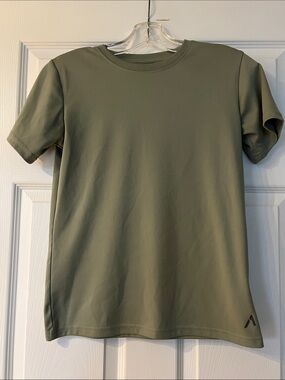 🌷6/$20🌷 Olive Green Performance Tee - Small Logo
